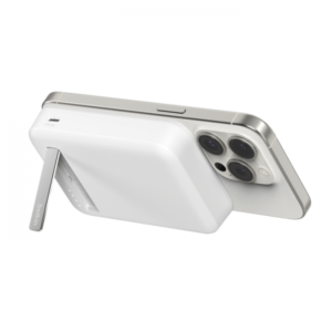 Belkin BoostCharge Pro Carica wireless Bianco (10K MAGSAFE POWERBANK W KICKSTANDWHT) - E_0009_B49516958